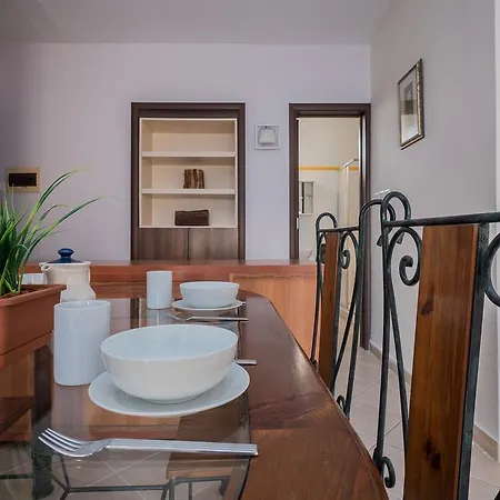 Lavender Top Floor Appartamento *